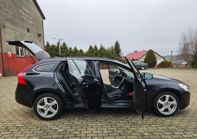 VOLVO V60 D2 Kinetic