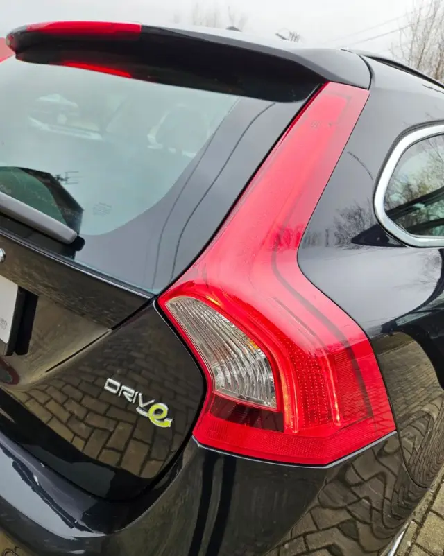 VOLVO V60 D2 Kinetic