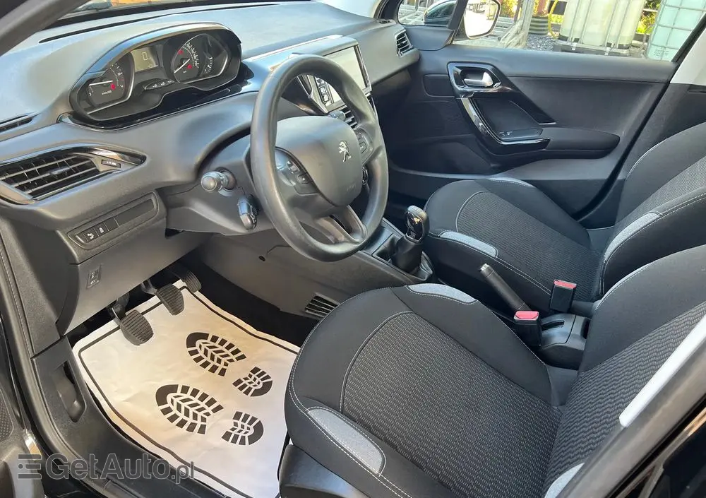 PEUGEOT 208 1.2 VTi Style