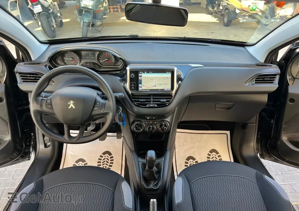 PEUGEOT 208 1.2 VTi Style