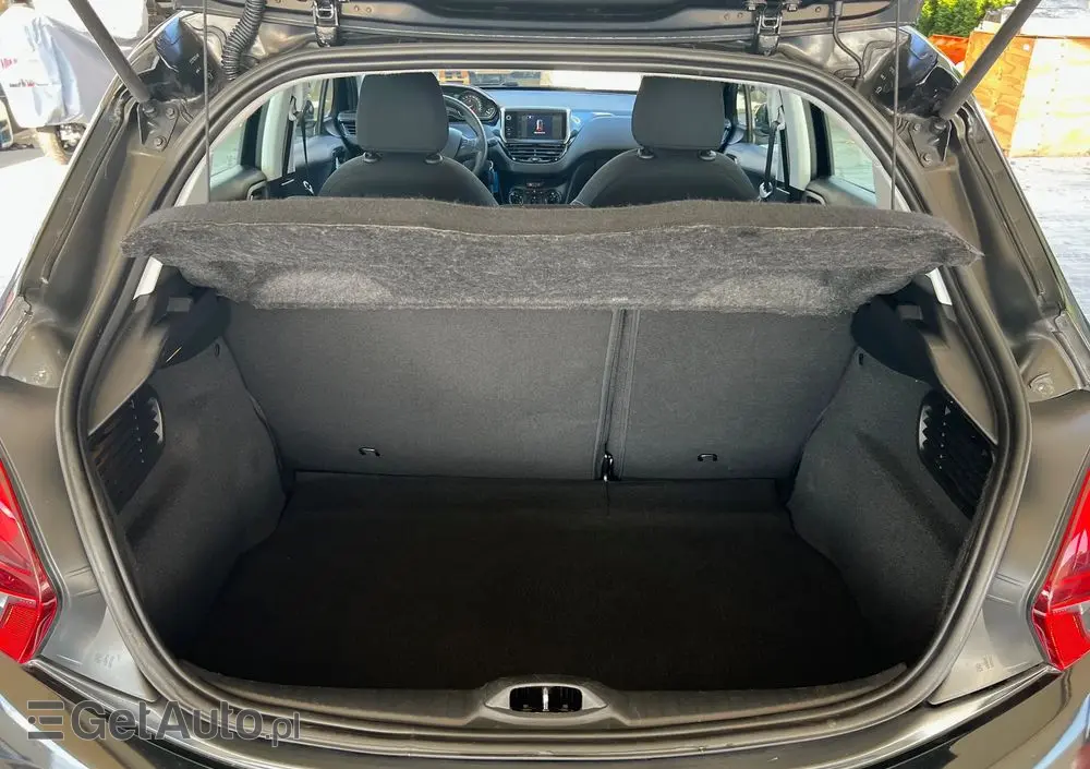 PEUGEOT 208 1.2 VTi Style