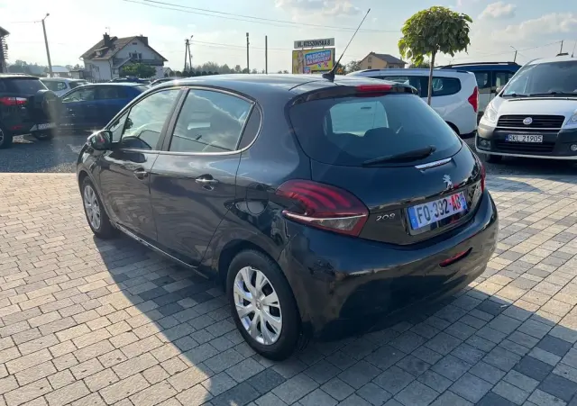 PEUGEOT 208 1.2 VTi Style