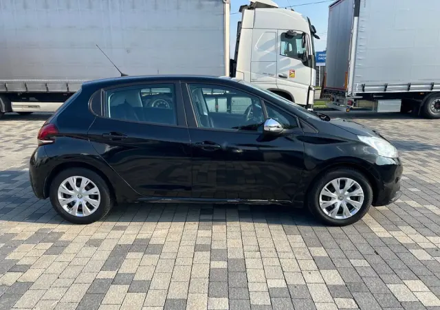 PEUGEOT 208 1.2 VTi Style
