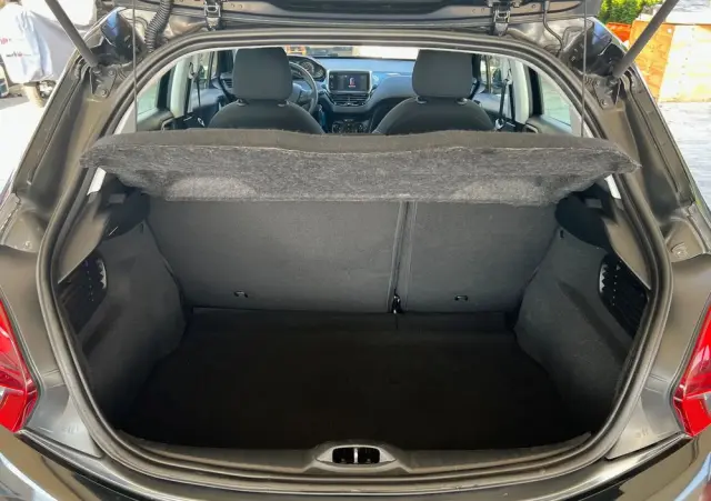 PEUGEOT 208 1.2 VTi Style