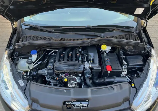 PEUGEOT 208 1.2 VTi Style