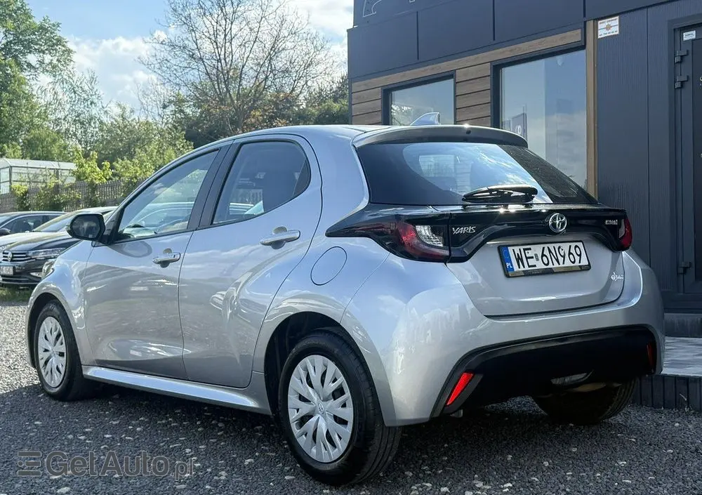 TOYOTA Yaris Hybrid 1.5 Active