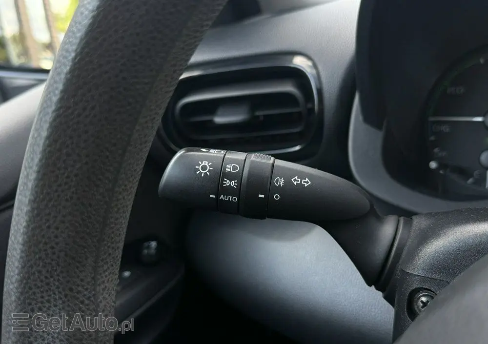 TOYOTA Yaris Hybrid 1.5 Active