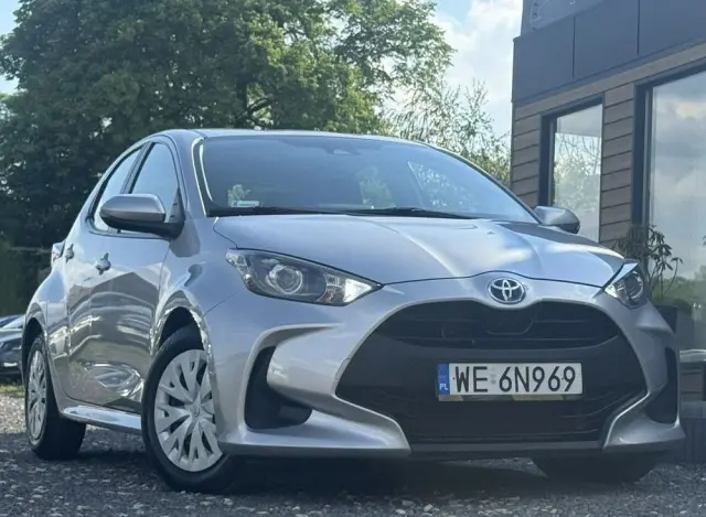 TOYOTA Yaris Hybrid 1.5 Active