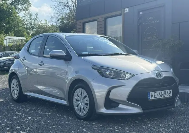 TOYOTA Yaris Hybrid 1.5 Active