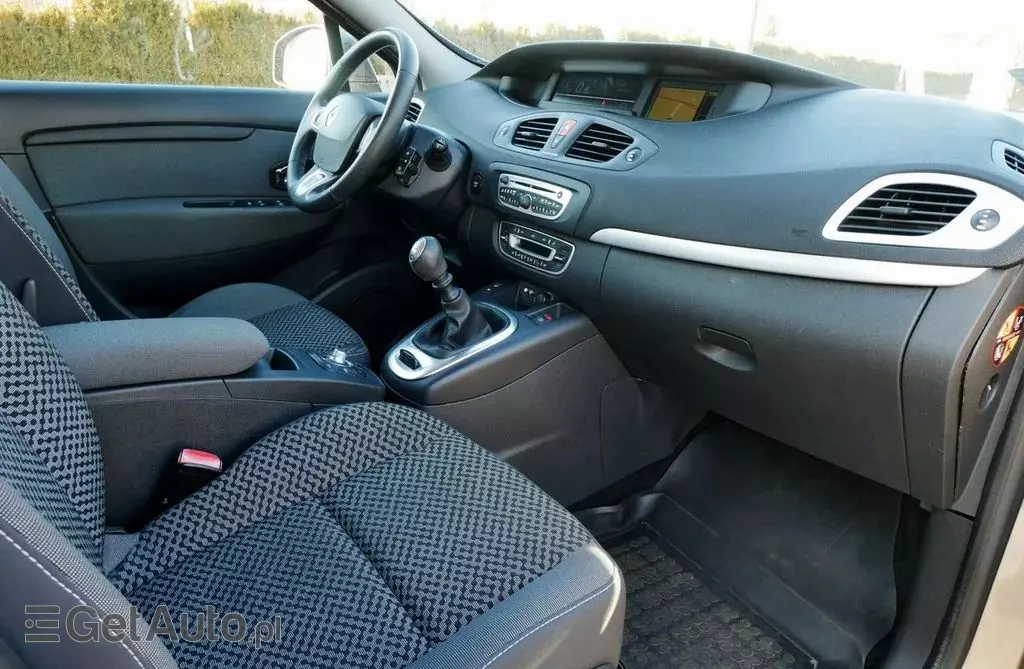 RENAULT Scenic 