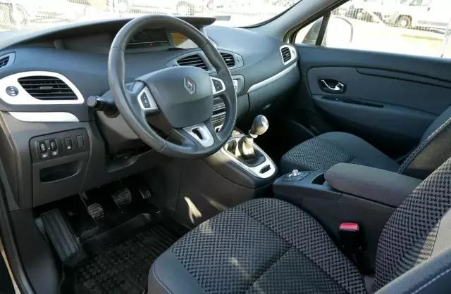 RENAULT Scenic 