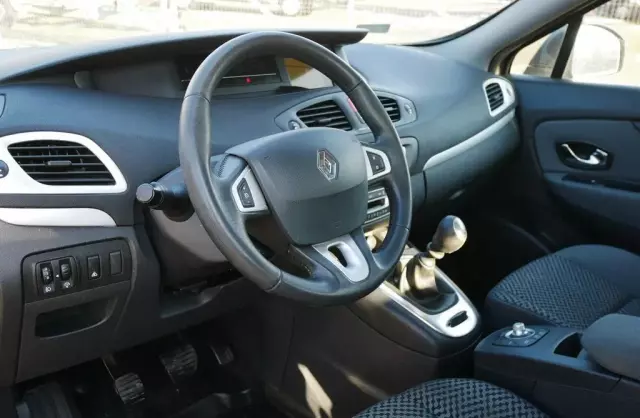 RENAULT Scenic 