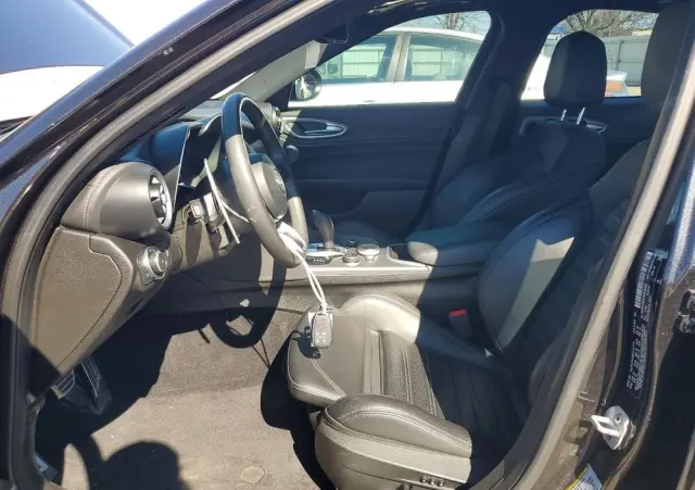 ALFA ROMEO Giulia 2.0 Turbo 16V AT8-Q4 Veloce Ti