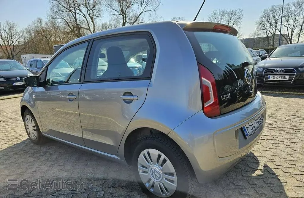 VOLKSWAGEN Up! 