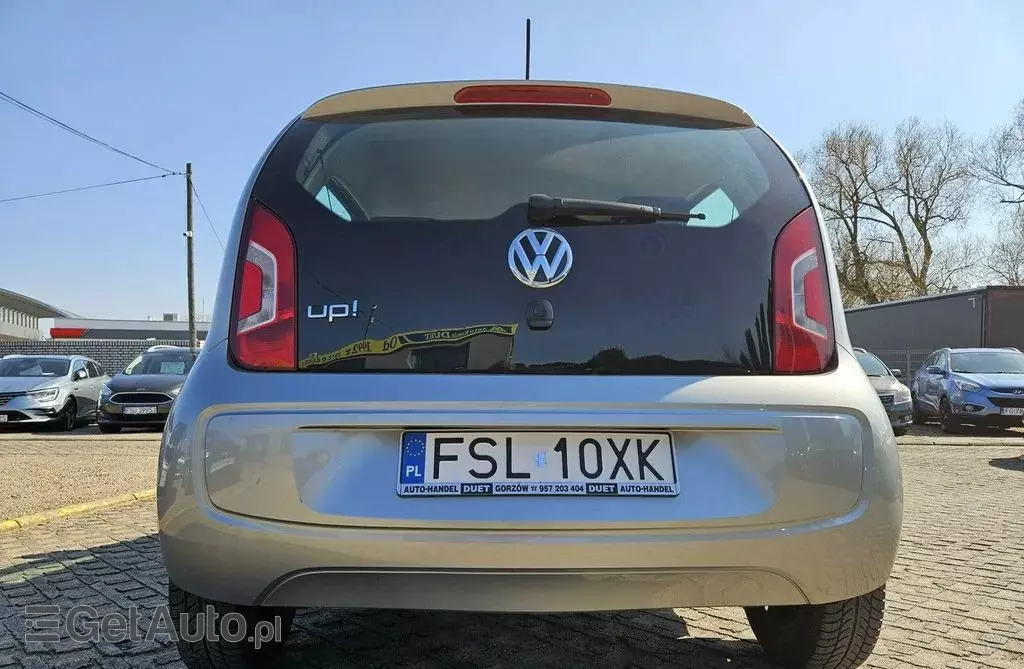 VOLKSWAGEN Up! 