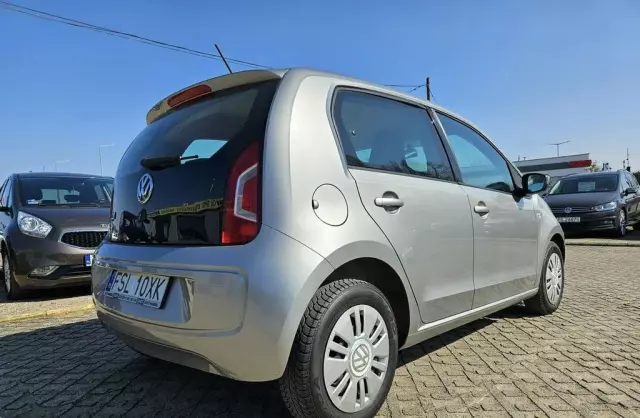VOLKSWAGEN Up! 