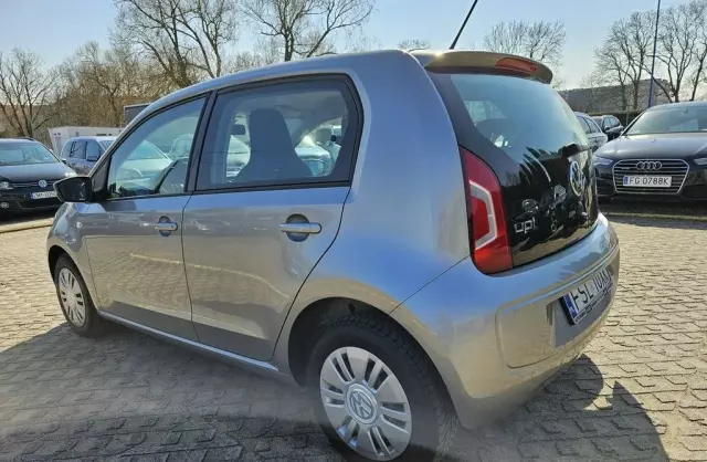 VOLKSWAGEN Up! 