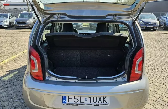 VOLKSWAGEN Up! 