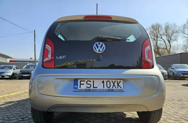 VOLKSWAGEN Up! 