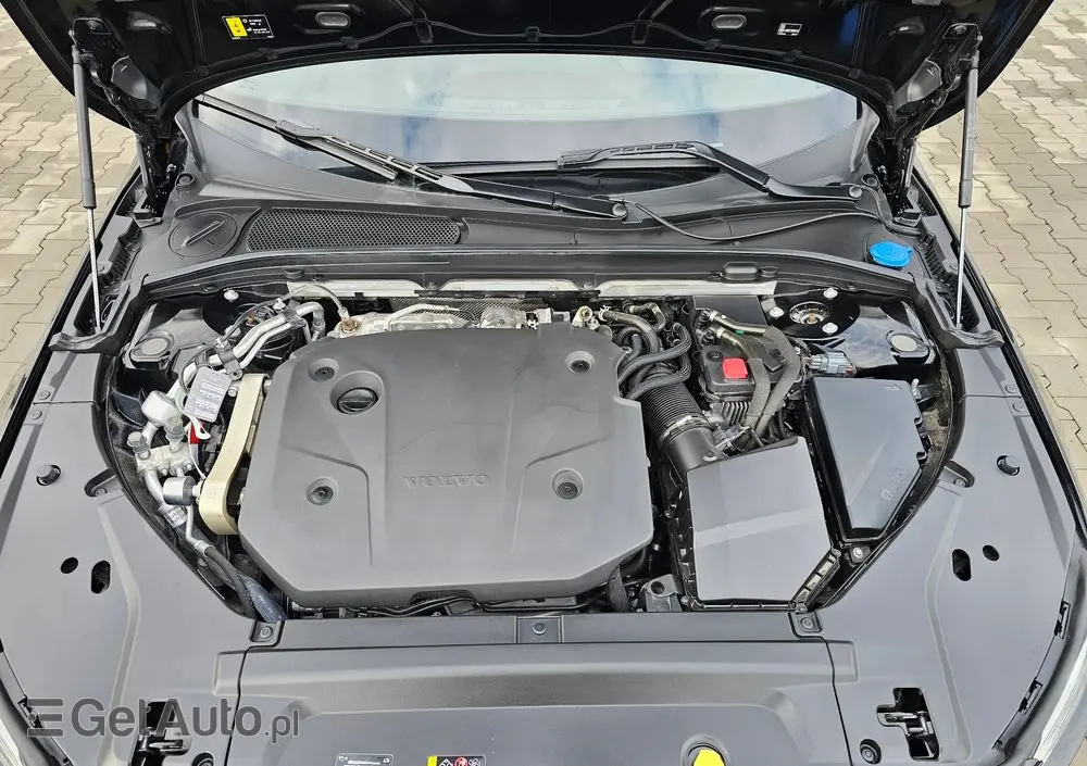 VOLVO V90 B4 D Geartronic Momentum Pro