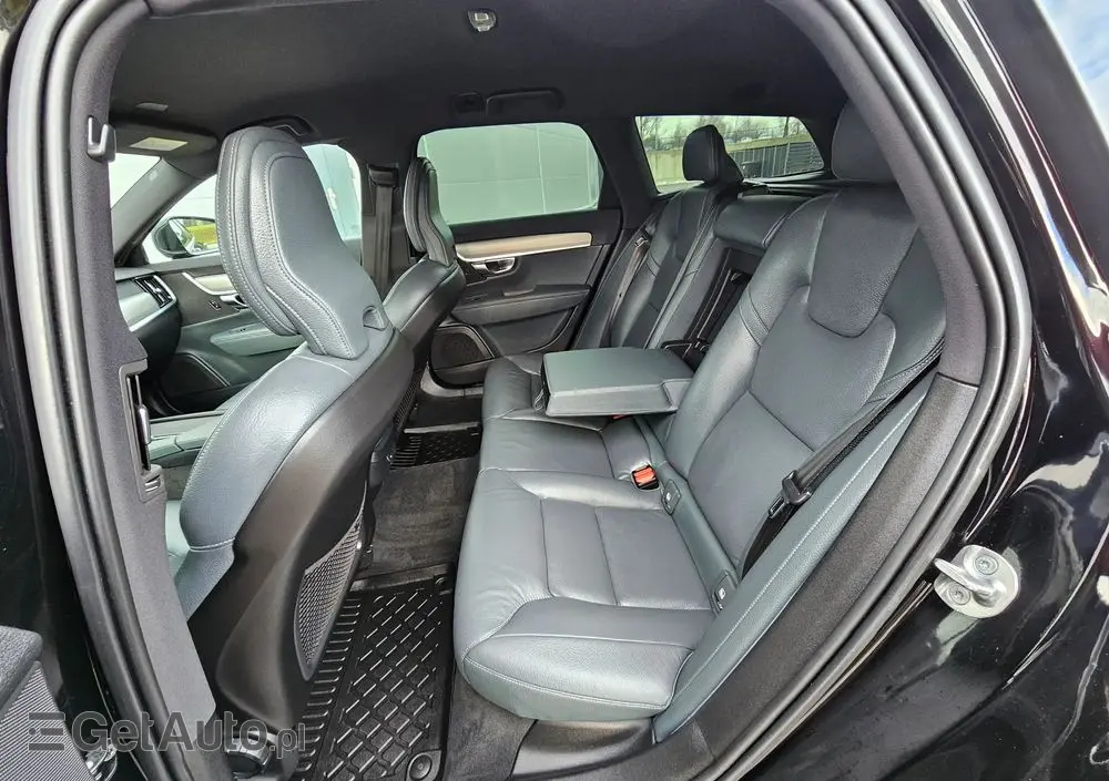 VOLVO V90 B4 D Geartronic Momentum Pro