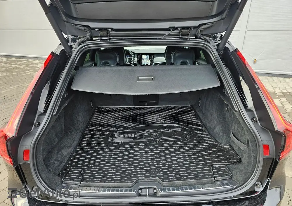 VOLVO V90 B4 D Geartronic Momentum Pro