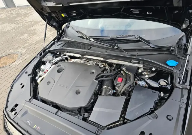 VOLVO V90 B4 D Geartronic Momentum Pro