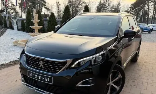 PEUGEOT 5008 