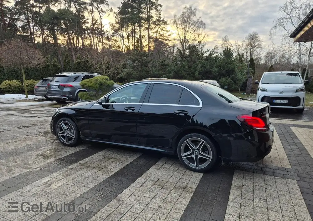 MERCEDES-BENZ Klasa C 200 4-Matic 9G-TRONIC