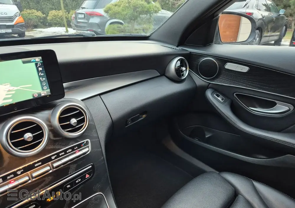 MERCEDES-BENZ Klasa C 200 4-Matic 9G-TRONIC