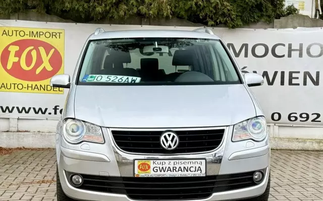 VOLKSWAGEN Touran 