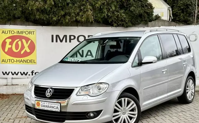 VOLKSWAGEN Touran 