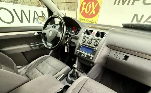 VOLKSWAGEN Touran 