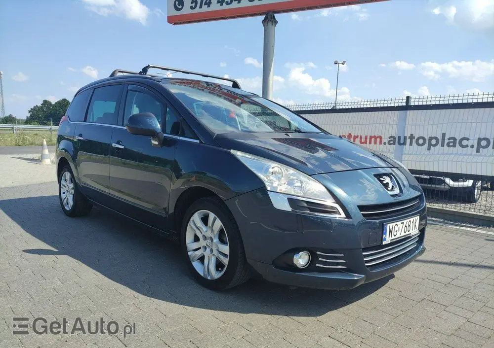 PEUGEOT 5008 