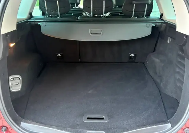 RENAULT Grand Scenic ENERGY TCe 115 S&S Bose Edition