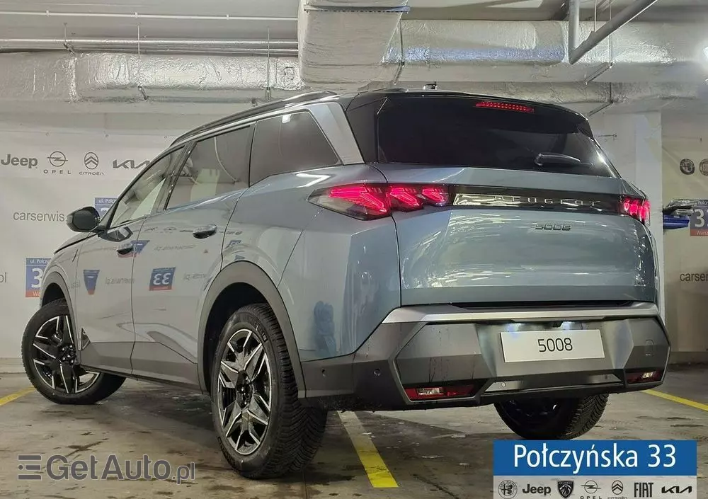 PEUGEOT 5008 