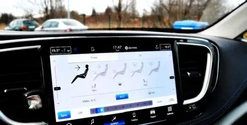 CHRYSLER Pacifica 