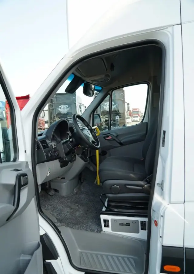 MERCEDES-BENZ SPRINTER 516 / SPROWADZONY / KLIMATYZACJA / 