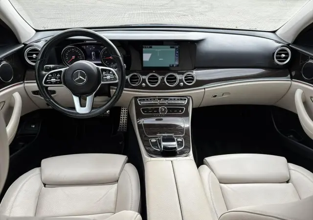 MERCEDES-BENZ Klasa E 200 d Business Edition 9G-TRONIC