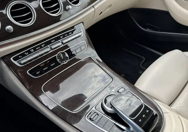 MERCEDES-BENZ Klasa E 200 d Business Edition 9G-TRONIC