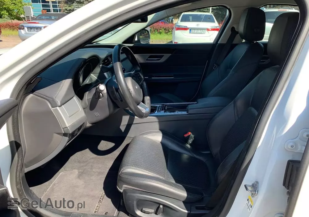 JAGUAR XF 2.0 i4D Prestige