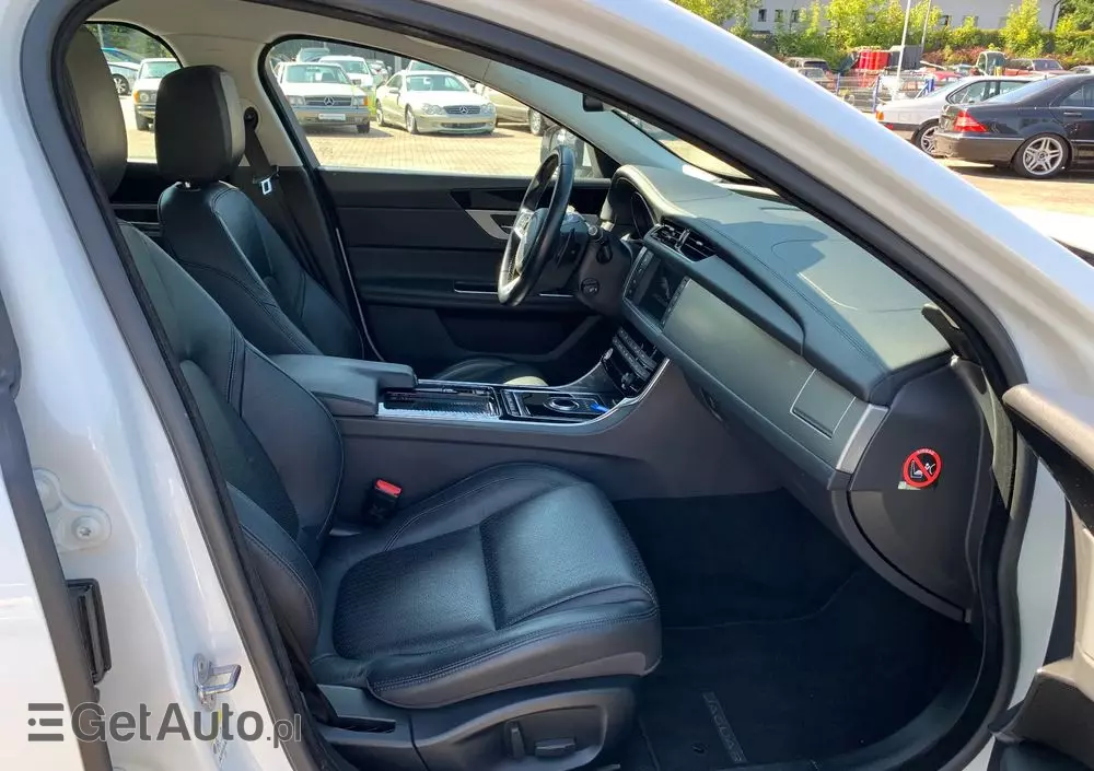 JAGUAR XF 2.0 i4D Prestige