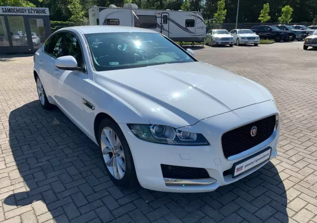 JAGUAR XF 2.0 i4D Prestige