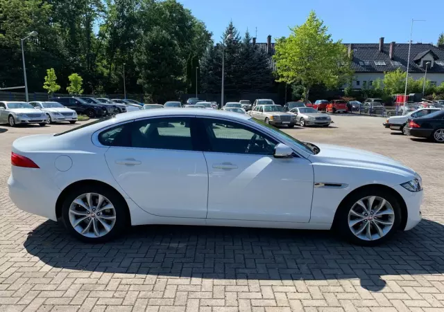 JAGUAR XF 2.0 i4D Prestige