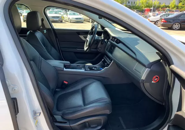 JAGUAR XF 2.0 i4D Prestige