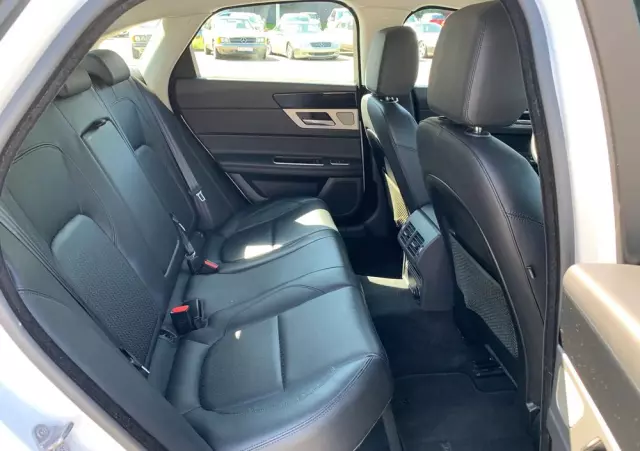 JAGUAR XF 2.0 i4D Prestige