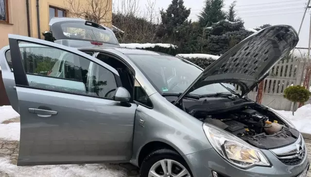 OPEL Corsa 