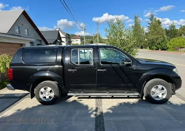 NISSAN Navara 2.5 D R-Black