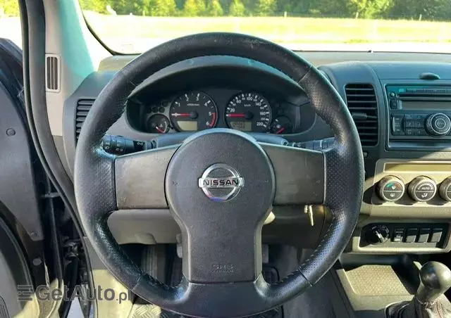 NISSAN Navara 2.5 D R-Black