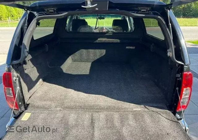 NISSAN Navara 2.5 D R-Black